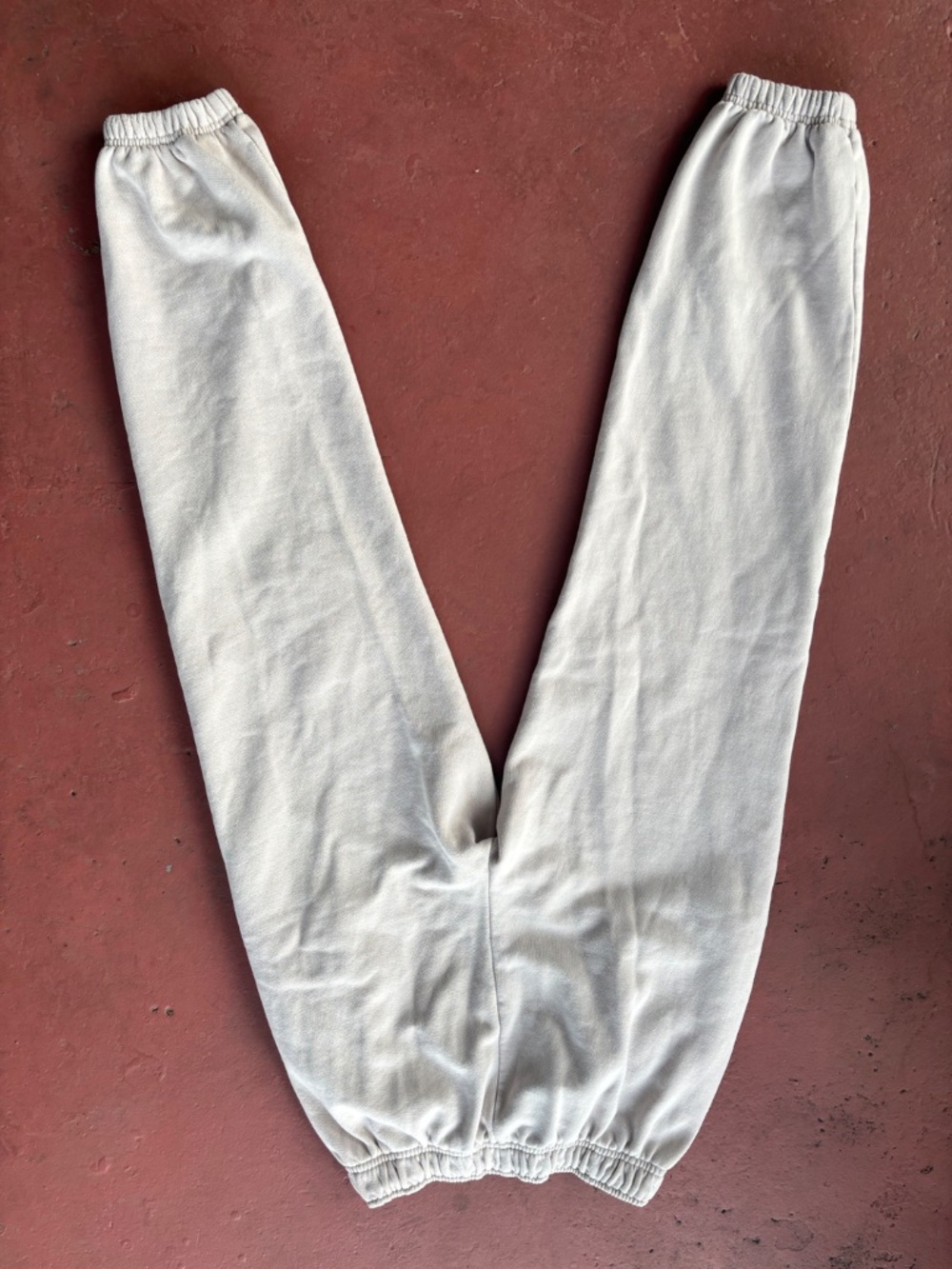 Alo Yoga Accolade Sweatpants Size S Small Bone Off White Cream unisex - Picture 5 of 7